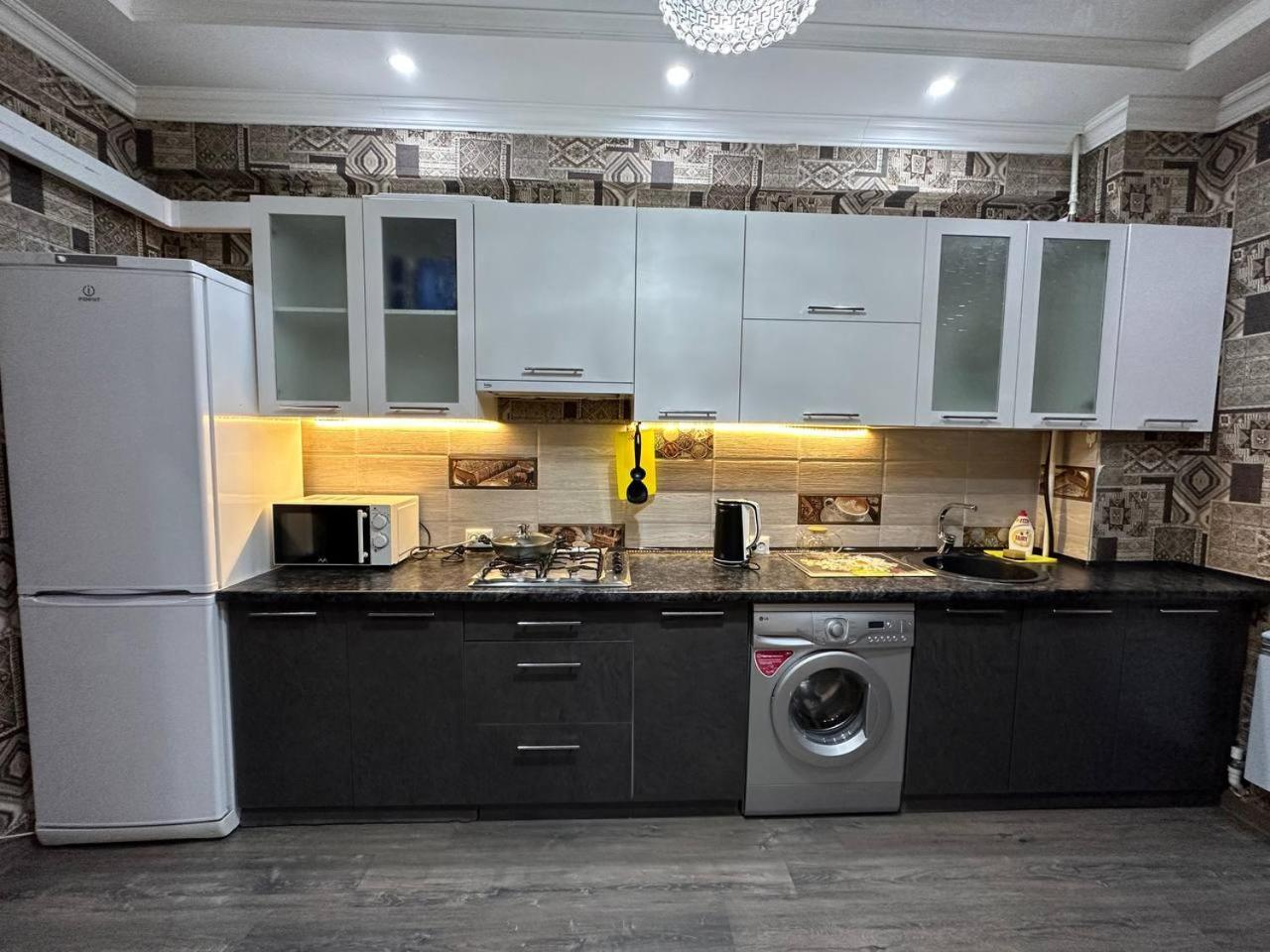 Apartment With City View On Sydykova St. 123 Bishkek Exterior photo